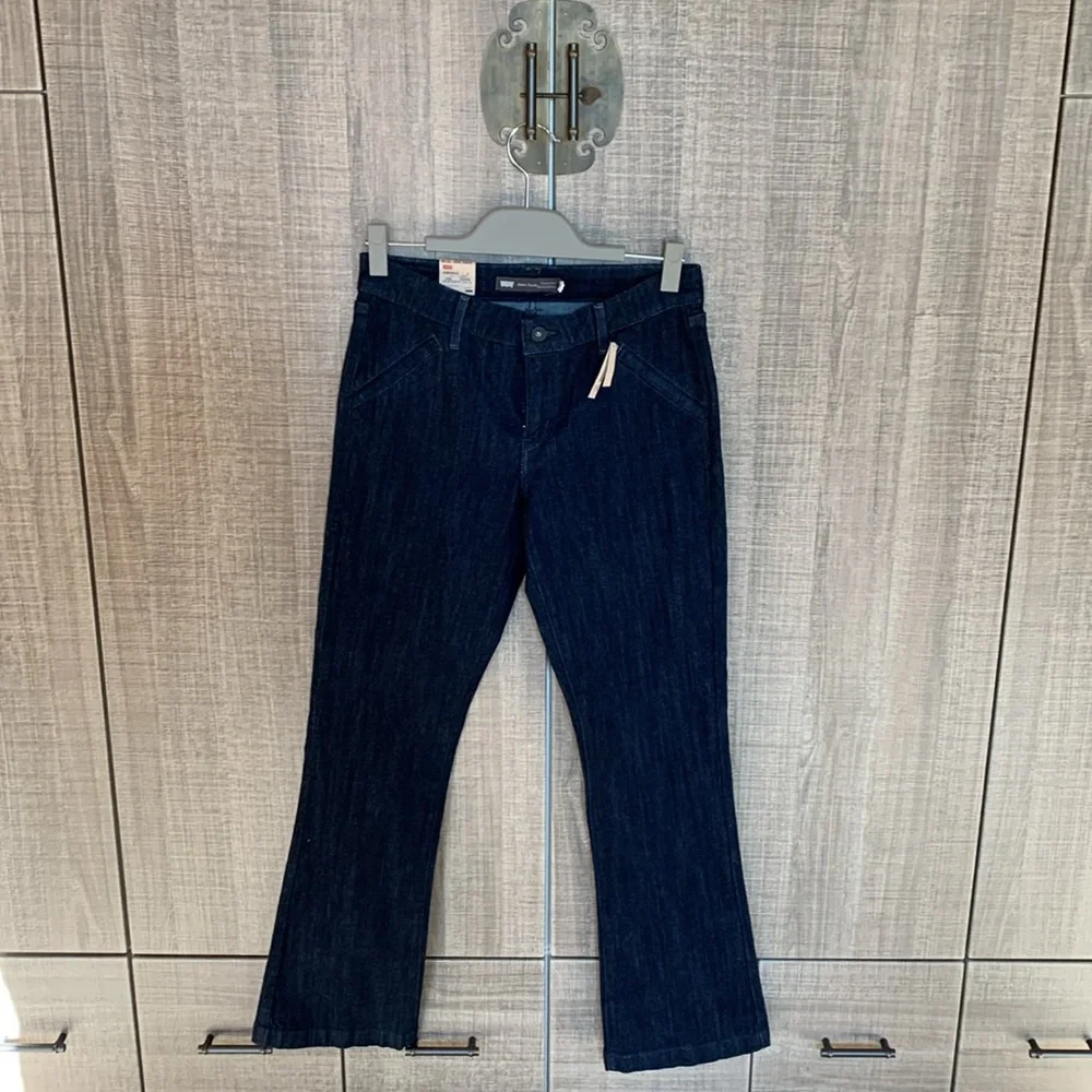 Levis Demi Curve Classic Rise Bootcut - Picture 6 of 16